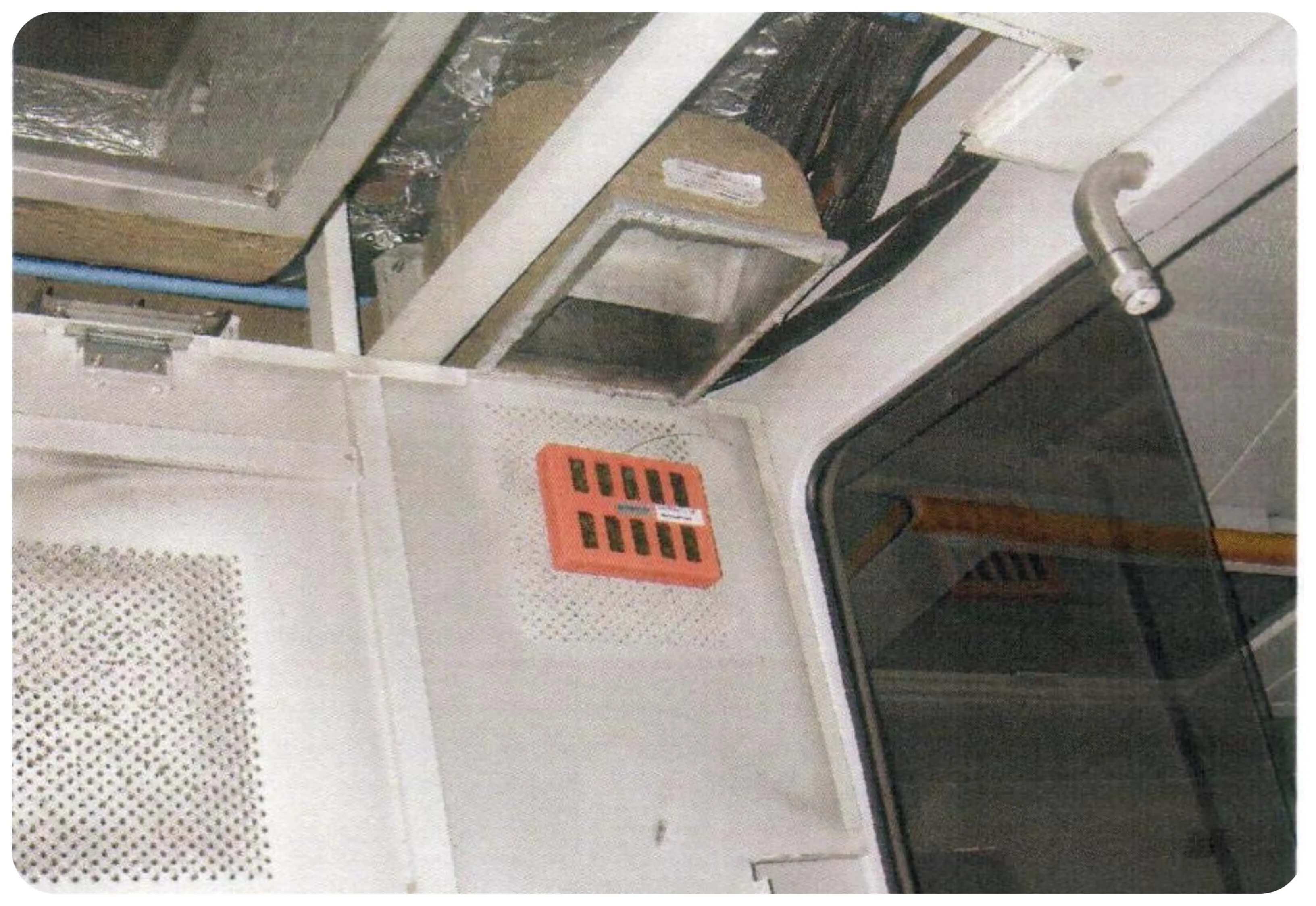 Placa de gel Gel-O-Dor en un conducto de ventilación