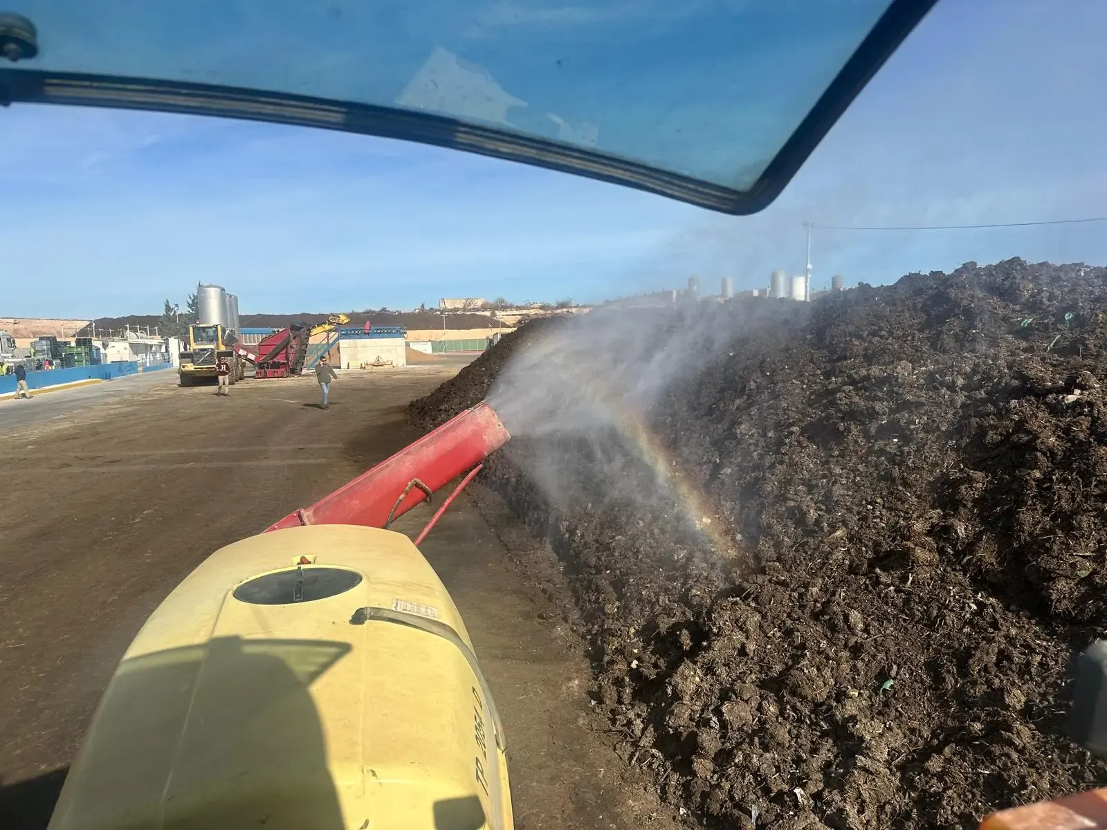 Aplicación de Exair® AJHD30 sobre pilas de compost al aire libre