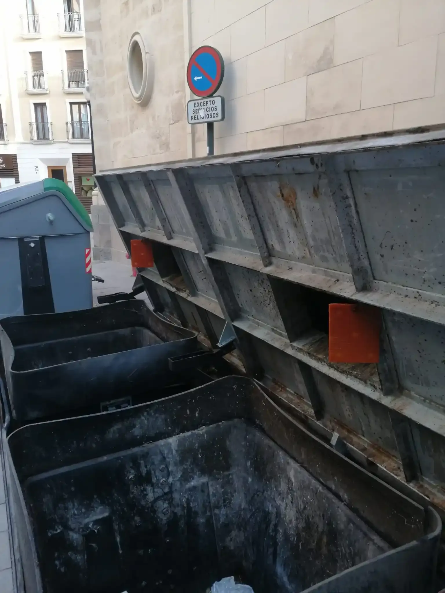 Solución antiolor para contenedores urbanos
